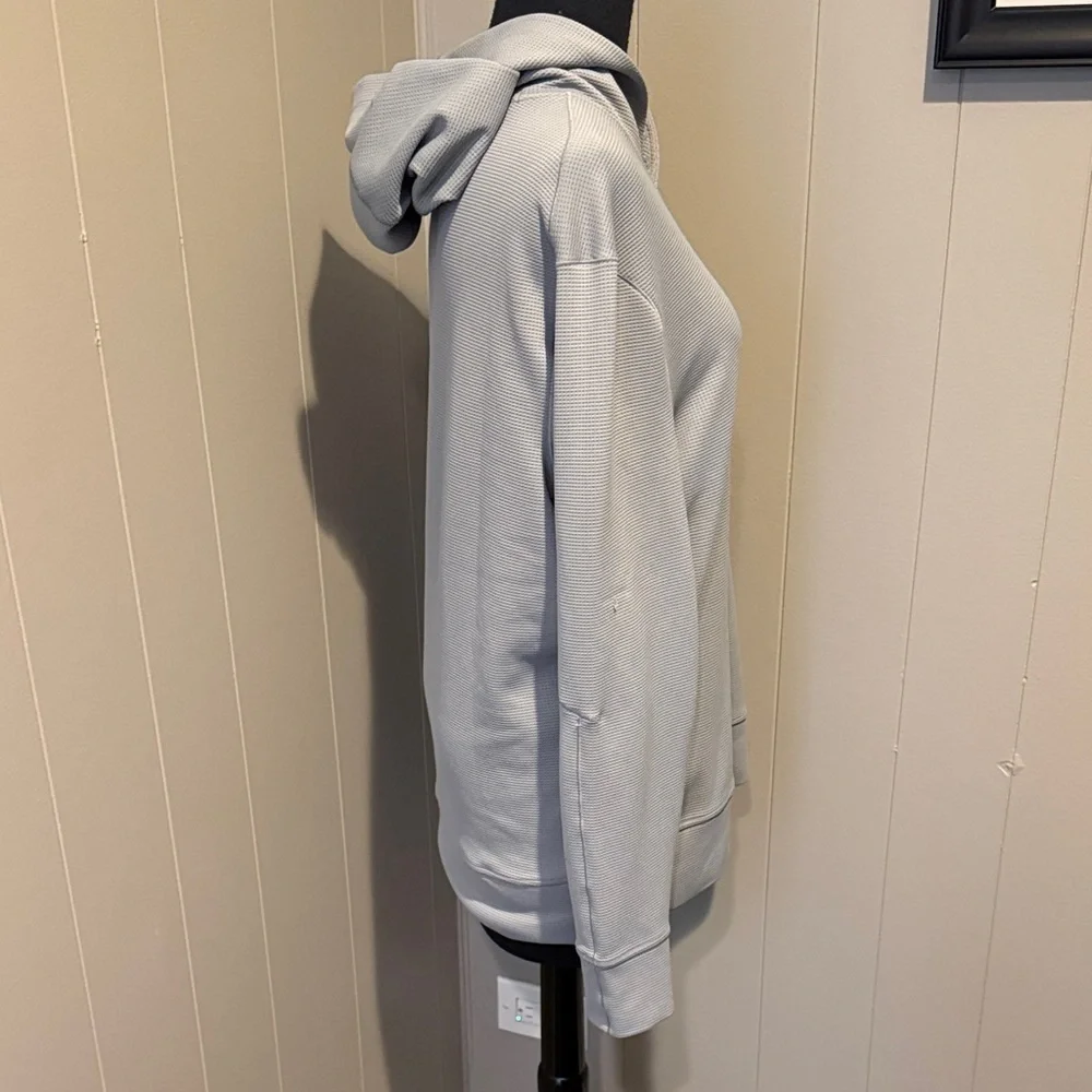 Lululemon Athletica Women’s Light Gray Pullover Knit Hoodie